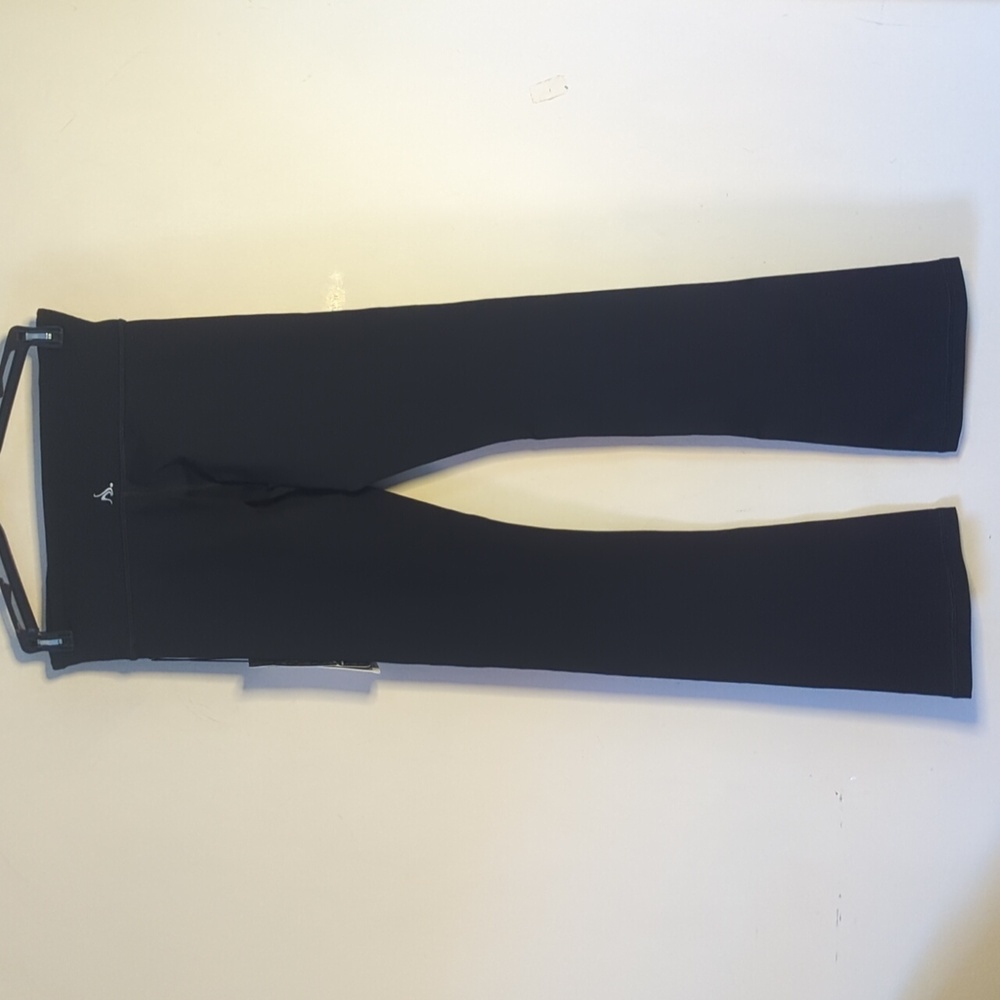 Nancy Rose Performance Teaser Pant - Medium Rise Short Inseam 2 - Picture 8 of 16